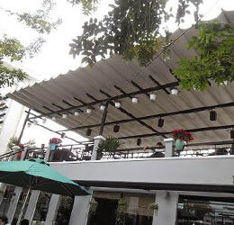 Mẫu mái xếp nhà hàng 03